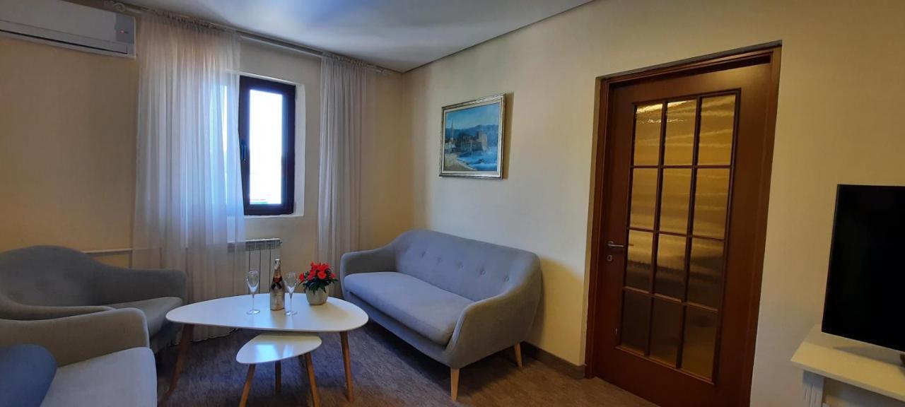 Ambassador Apartments Petrovac Exterior photo