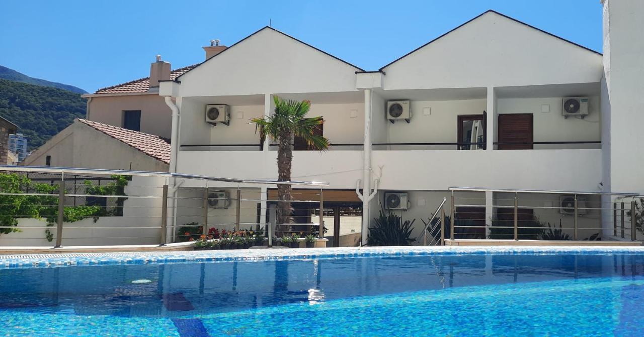 Ambassador Apartments Petrovac Exterior photo