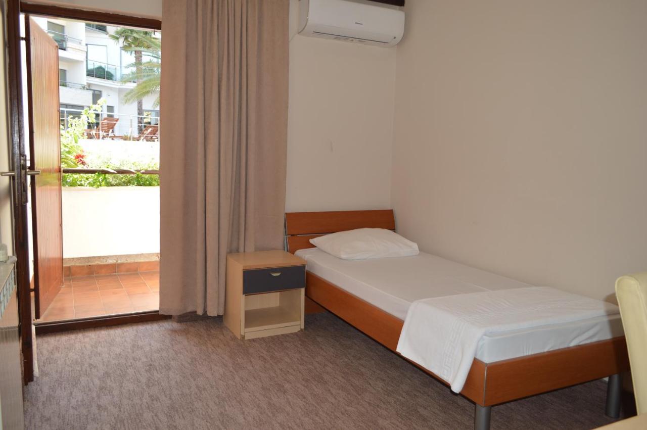 Ambassador Apartments Petrovac Exterior photo